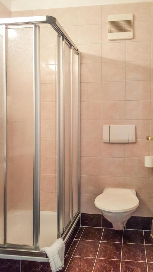 Hotel Les Berges Chippis Екстериор снимка
