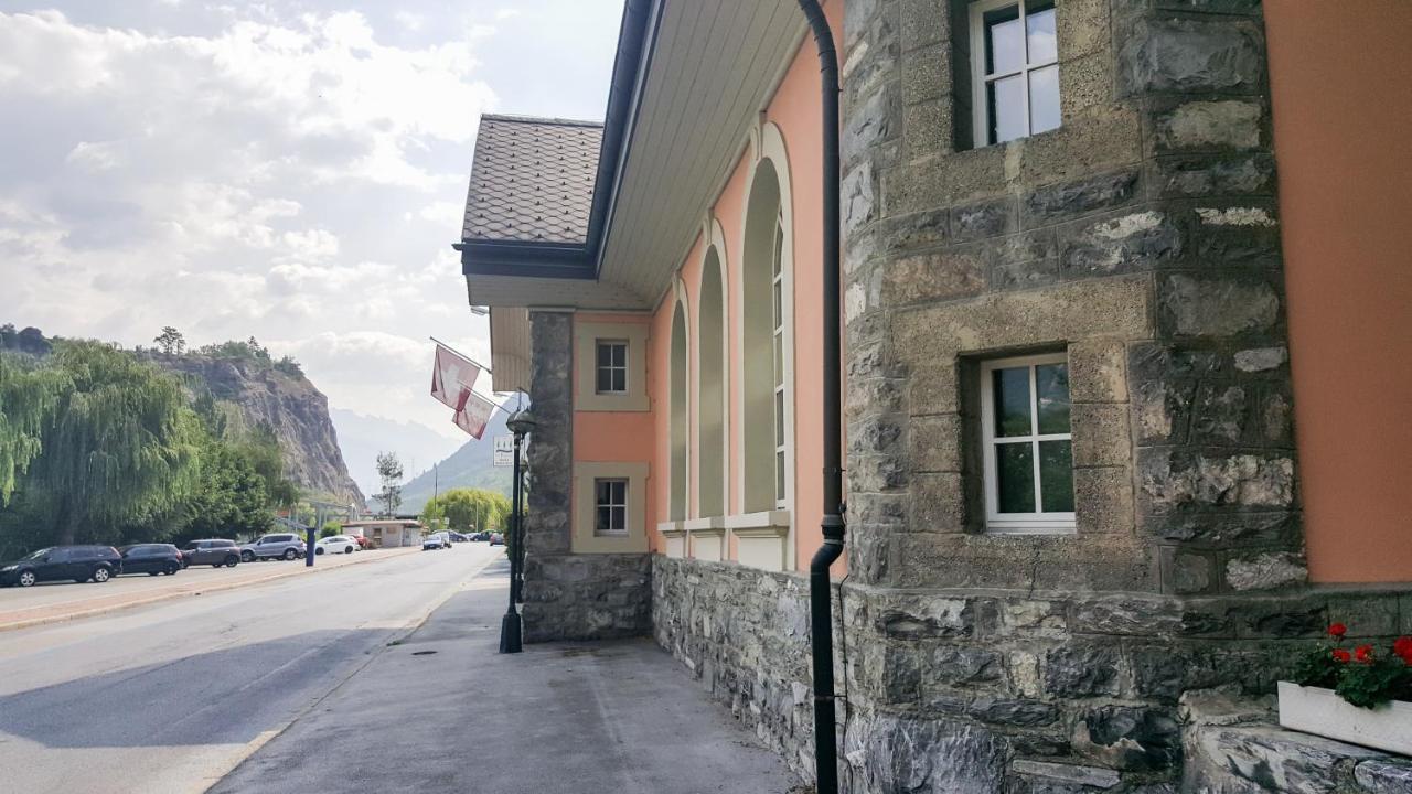 Hotel Les Berges Chippis Екстериор снимка
