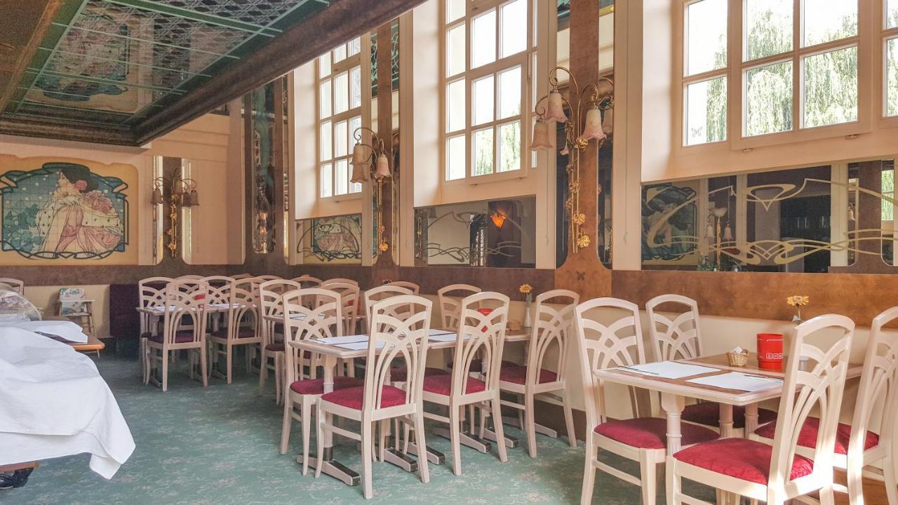 Hotel Les Berges Chippis Екстериор снимка