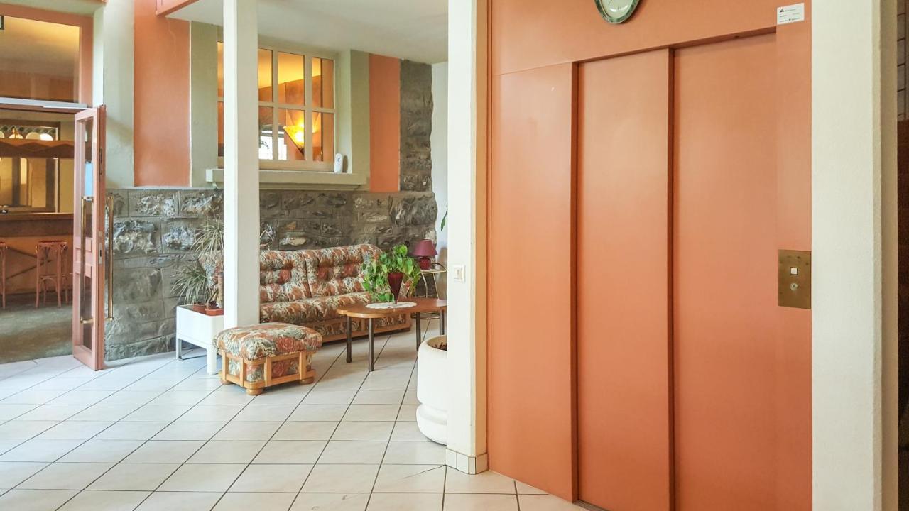 Hotel Les Berges Chippis Екстериор снимка