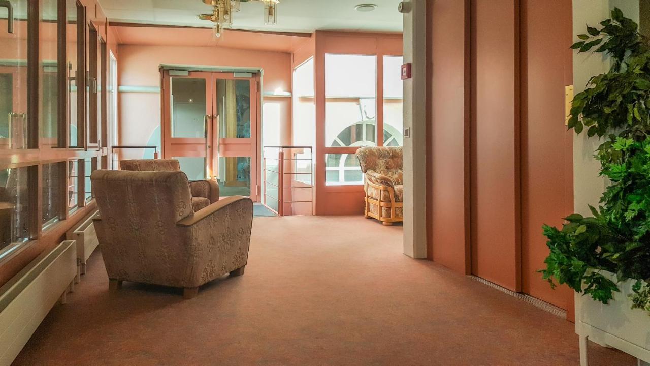 Hotel Les Berges Chippis Екстериор снимка