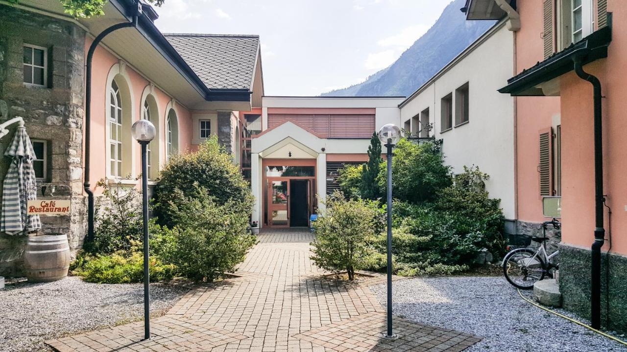 Hotel Les Berges Chippis Екстериор снимка