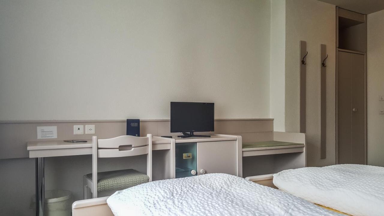 Hotel Les Berges Chippis Екстериор снимка