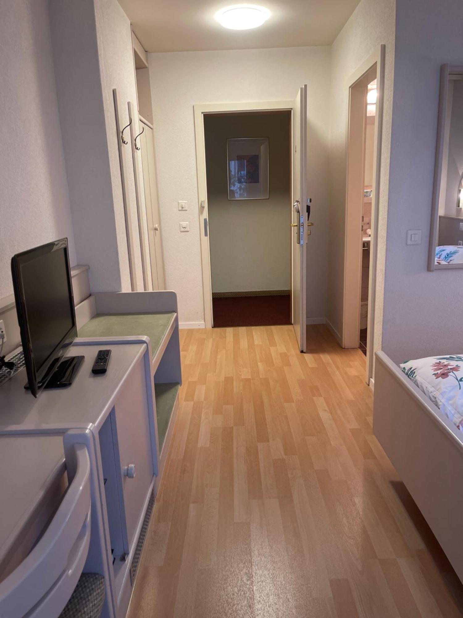 Hotel Les Berges Chippis Екстериор снимка