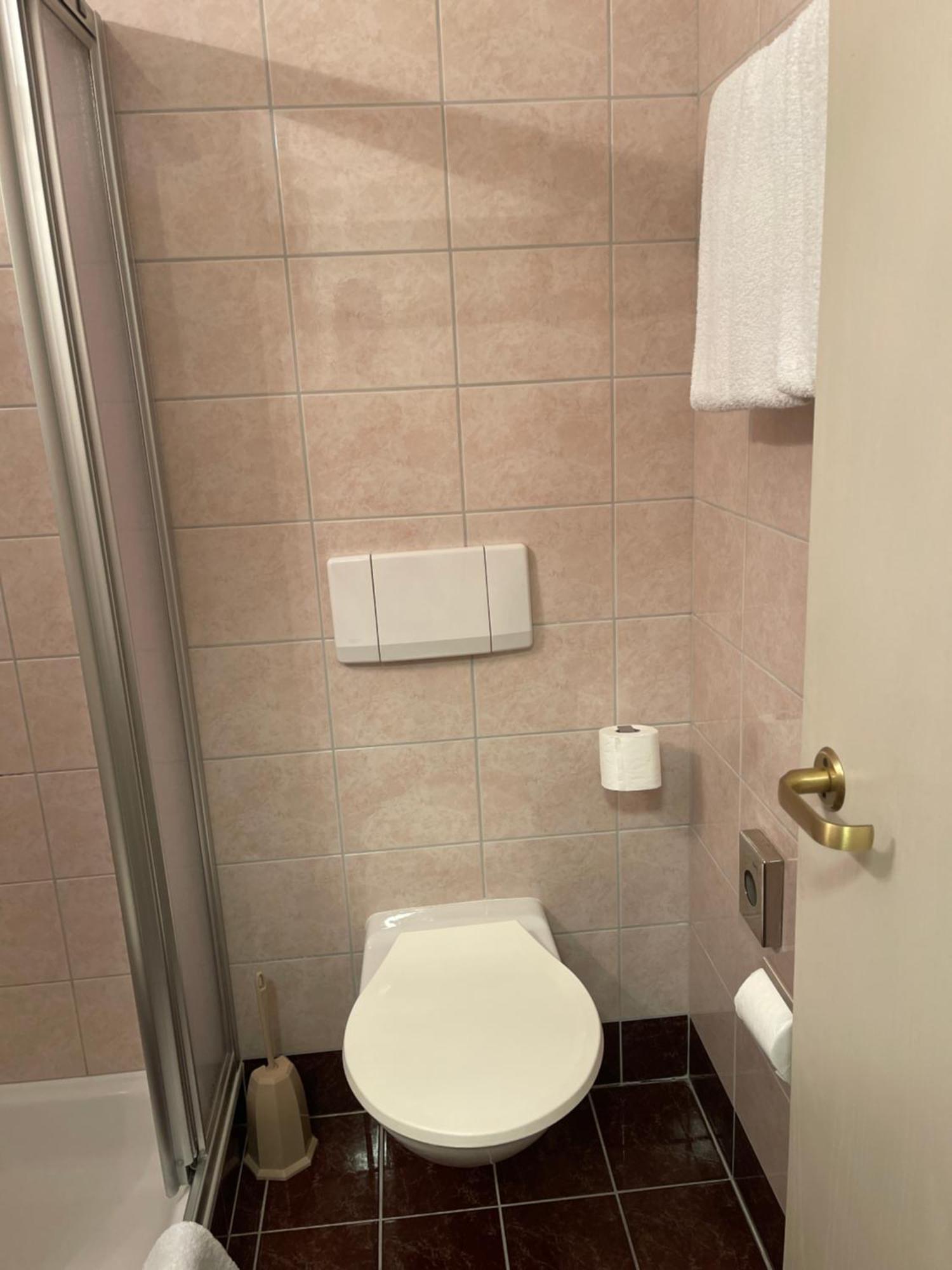 Hotel Les Berges Chippis Екстериор снимка